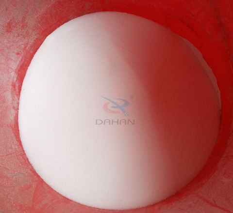 三聚氰胺旋振筛筛分后粗料